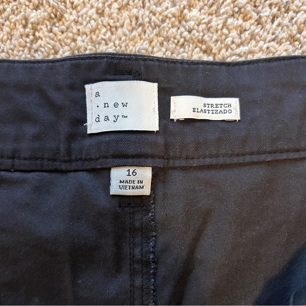 A New Day Black Cargo Pants - Picture 5 of 8